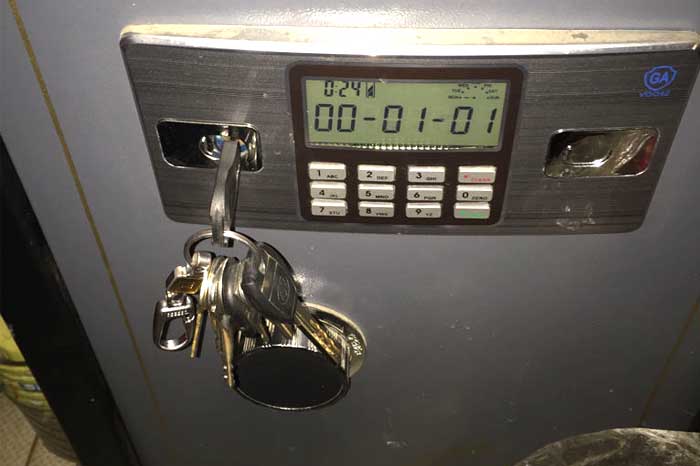 保险柜故障处理：专业开锁换锁，解决把手脱钩问题